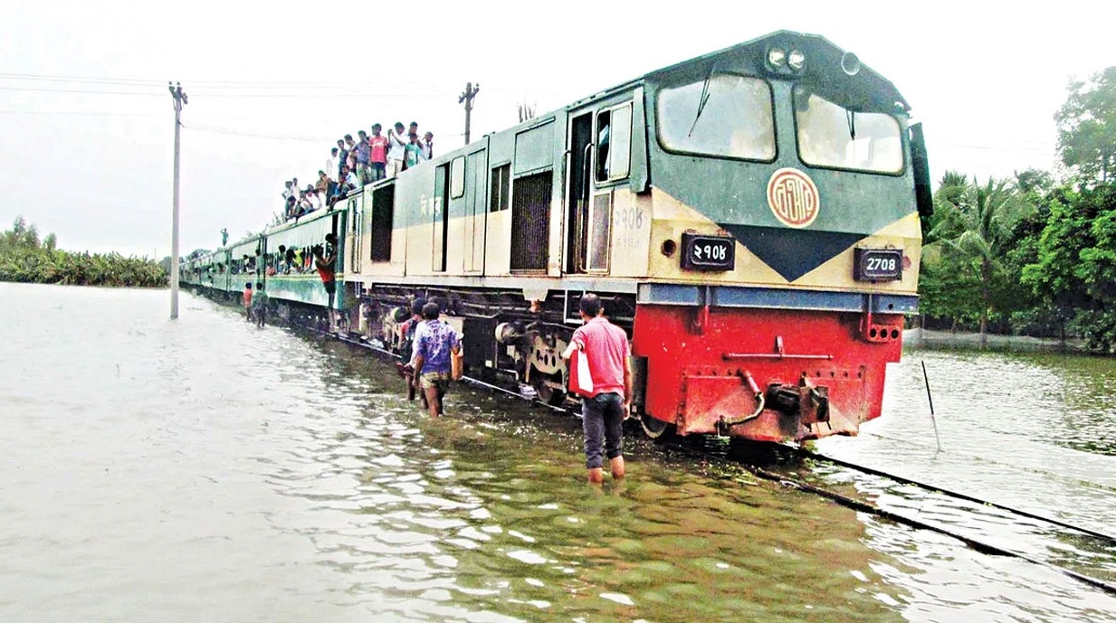 চট্টগ্রামের সঙ্গে সারাদেশের ট্রেন যোগাযোগ বন্ধ