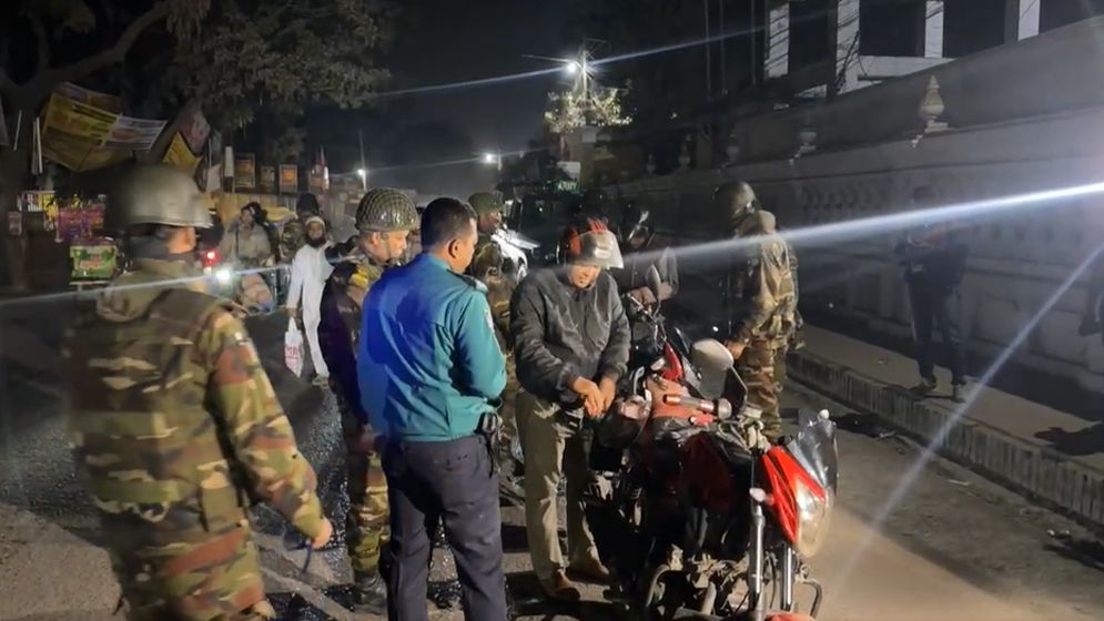 চলছে ‘অপারেশন ডেভিল হান্ট’, সারাদেশে গ্রেপ্তার ১৩০৮ জন