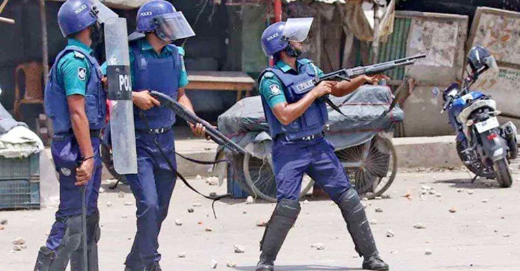 পুলিশ-আওয়ামী লীগ মিলে আন্দোলনকারীদের ওপর সশস্ত্র হামলা চালায়