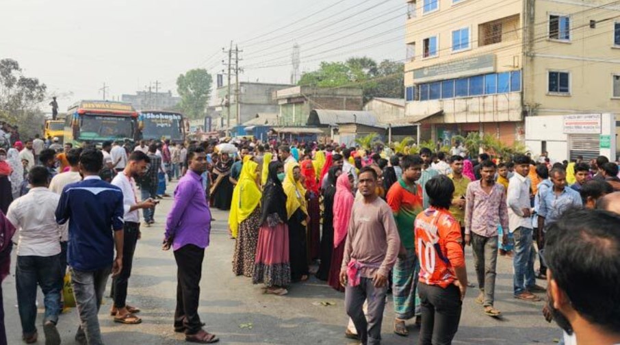 ৪ ঘণ্টা পর ঢাকা-ময়মনসিংহ মহাসড়কে যান চলাচল শুরু